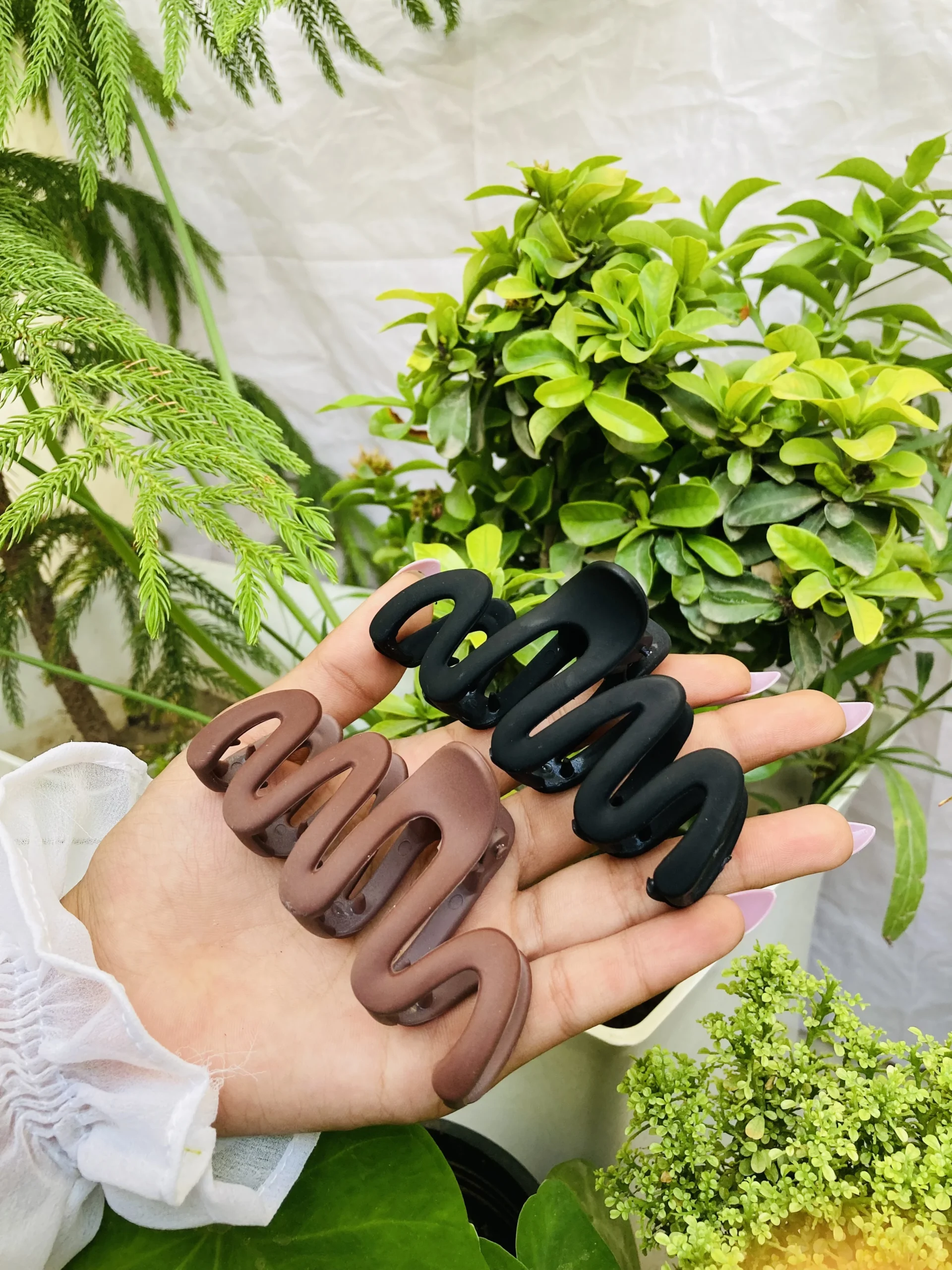 Matte Zigzag Hair Claw Clip - Strong Hold, Trendy Design