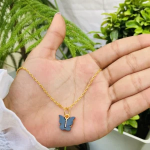 Gold Chain Necklace with Black Butterfly Pendant – Minimal Elegant Style