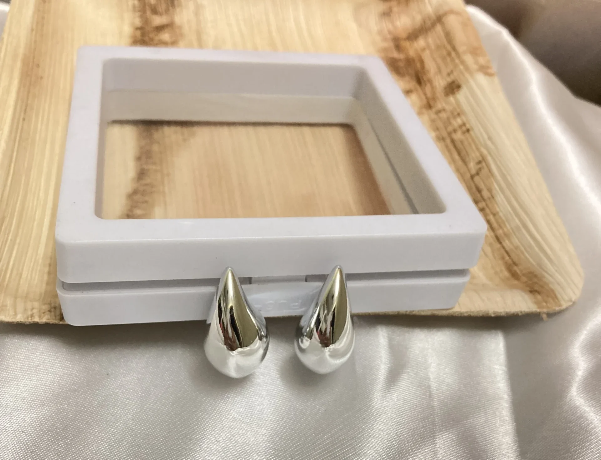 Vamika Dewdrop Gloss Earrings